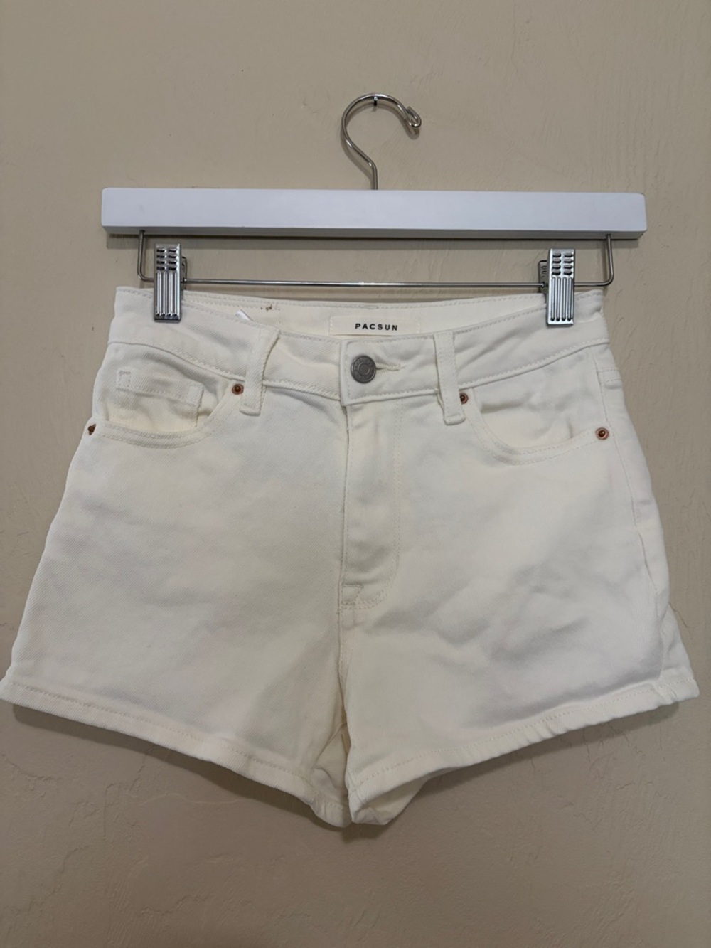 PacSun Cream Stretch High-Rise Shorts. Sz 22